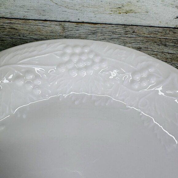 Tabletops VINEYARD Embossed Grape Vines Ceramic Oven Safe Dinner Plates Set of 5 - Picture 14 of 16